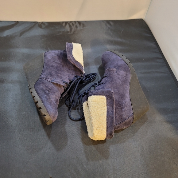 NAUTICA SUEDE WEDGE FAUX FUR INSOLE WOMENS LACE UP BOOTIE - Picture 8 of 15